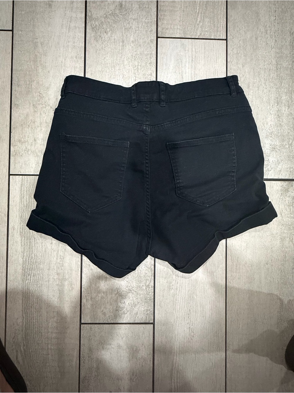 H&M Black Cuffed Denim Shorts - Picture 2 of 3
